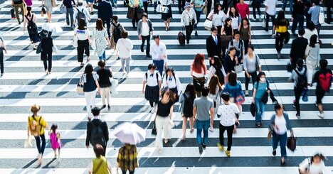 「田舎の高卒マイルドヤンキー」と「都会のエリート東大卒」。学歴によって人生の幸福度は変わるのか。