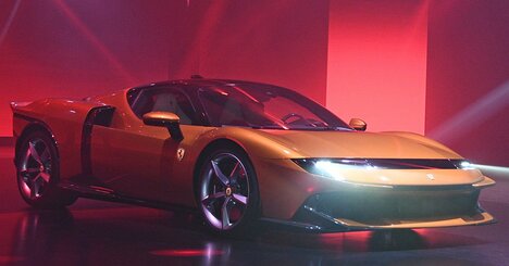 「欲しい、でも高すぎる…」フェラーリ新型「849テスタロッサ」が“おじさん心”を撃ち抜くワケ【写真多数】