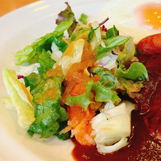 「朝に一般人が食える量ではない」ガストの“ボリューム満点モーニング”がコスパ抜群すぎる！「スープとコーヒー飲み放題が嬉しい」「朝から幸せだ」