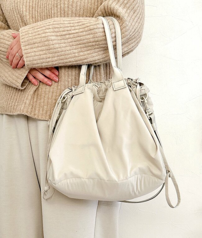 「色違いで揃えたくなる」「即買いしました」無印良品の“おしゃれトートバッグ”想像以上の収納力にビックリ！「価格的にも大満足」