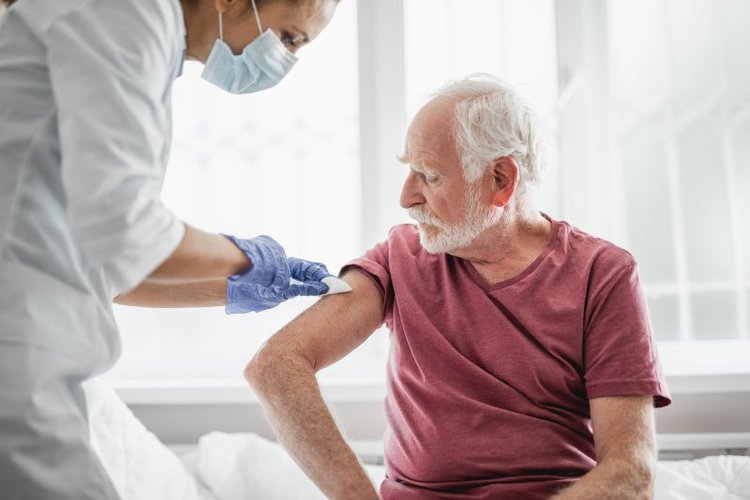 高齢者が今すぐ打つべき「2つのワクチン」