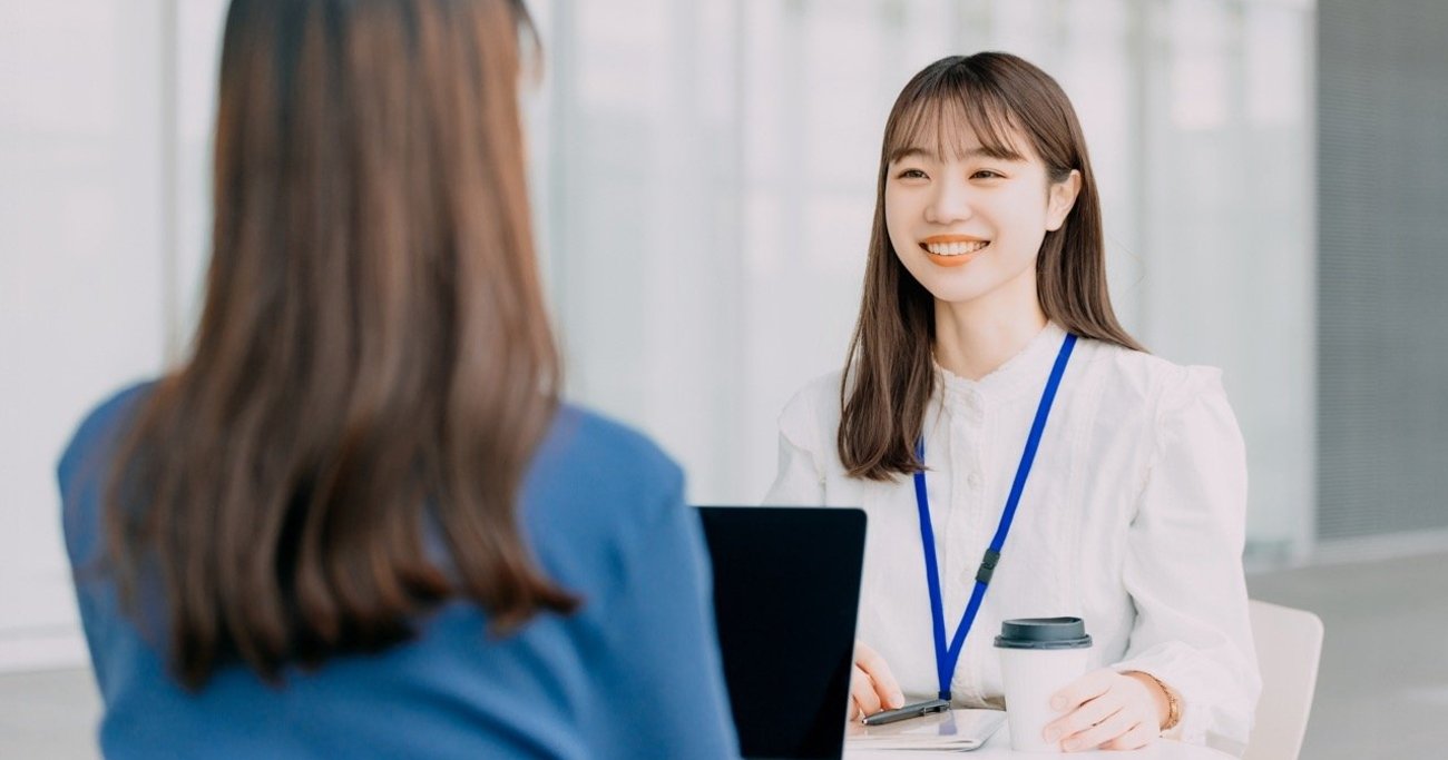 仕事ができない人が使う言葉。3位は「うん」。2位は「一応」。では、1位は？