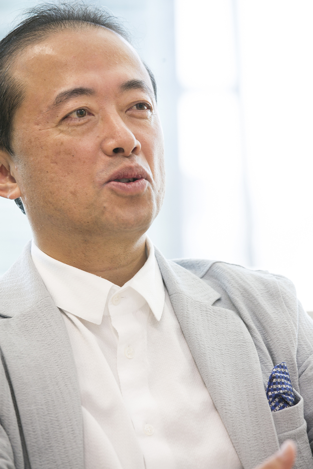 法人の引き合い爆発!翻訳機ポケトークで、ソースネクストの経営は3つの点で変わった