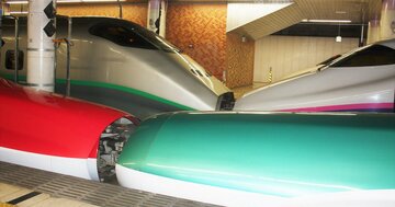 史上初のトラブル~新幹線「はやぶさ」「こまち」はなぜ走行中に“分離”した?【専門家が解説】