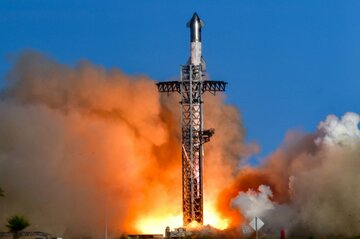 マスク氏、NASA長官代行を「口撃」 スペースX批判受け
