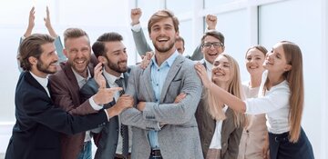 「自分の正しさ」や「お金」にこだわるリーダーは、結局うまくいかない。では、成功するリーダーがこだわるものとは?