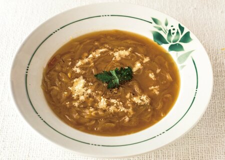 【伝説の家政婦・志麻さん】鬼ウマ玉ねぎレシピで心底冷えた体が一瞬でポッカポカ！ 「オニオンスープ」「ピサラディエール」「ケークサレ」「玉ねぎ丸ごとスープ」のひみつの4大ポイント、ついに発表！〈再配信〉