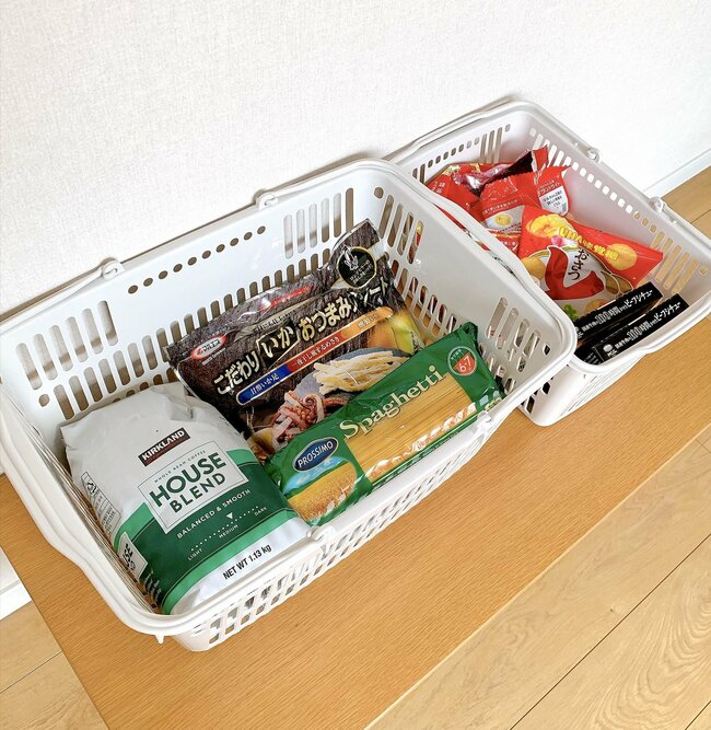 便利すぎて5個まとめ買いした…!無印良品の“スーパーみたいな買い物カゴ”もうエコバッグには戻れないわ!「母、楽になりました!」「なんでもポイポイ入れられます」《購入レビュー》