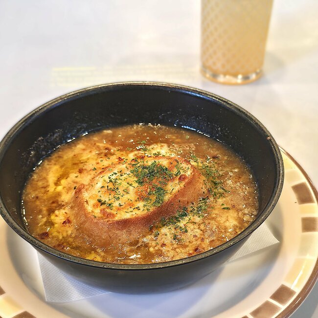 「鍋で欲しいくらいうまい」サイゼリヤの“300円メニュー”コスパ良すぎて毎回頼んじゃう!「あと5皿いけるレベルで好き」「愛してやまない」