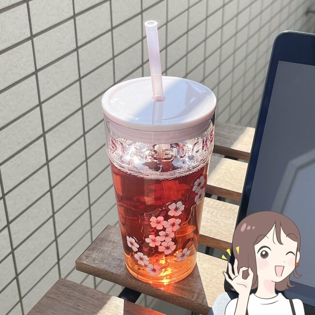 「何とも言えない可愛さ」「ツボすぎて大優勝」スタバの“美しすぎるタンブラー”透明感たっぷりでキレイ！「棚にはラス1でしたが、奥にもありました」