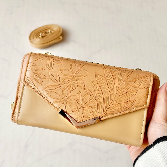 カードや診察券が50枚も入った…！しまむらの“1419円お財布ショルダー”スマホも収納できて天才すぎる！