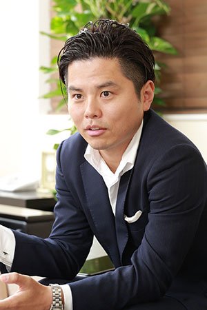 我究館館長の熊谷智宏さん