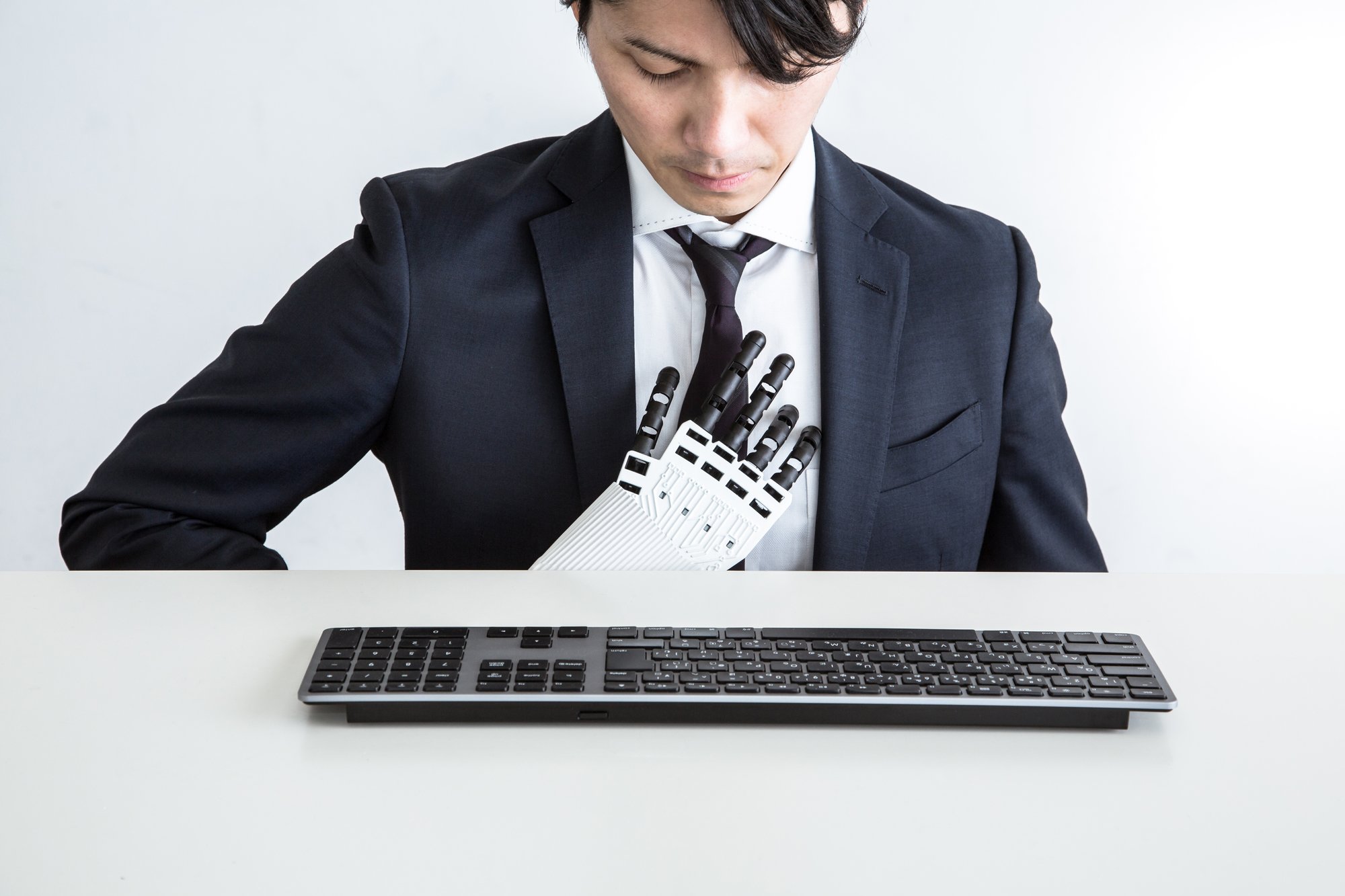 「AIに仕事を奪われる」どころではない、人間の組織まで代替してしまう「AGI」の着々と進む開発事情