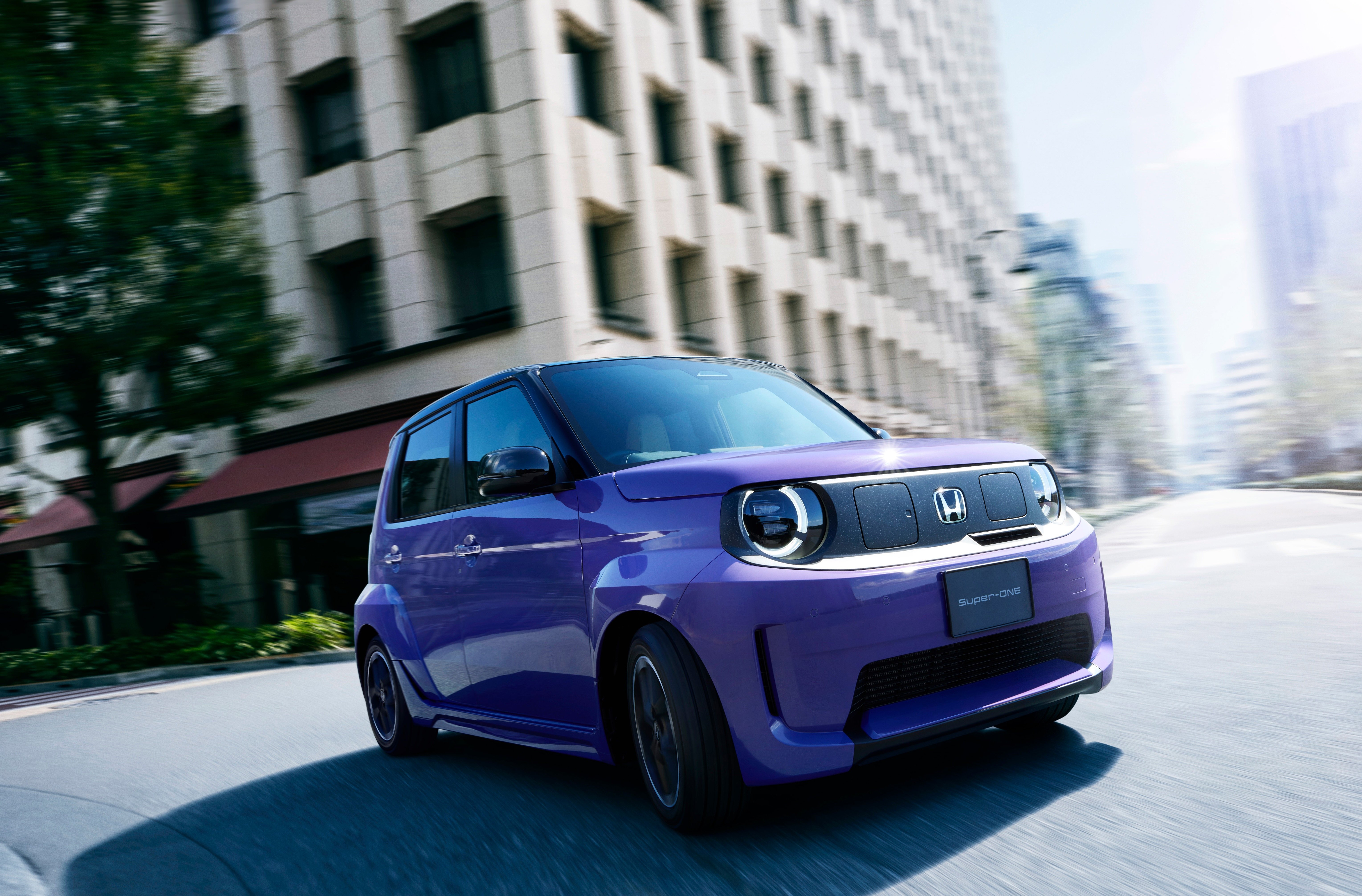 ホンダの小型EV「スーパーワン」はなぜ売れた？40年前の名車「シティターボII」のDNAを継ぐ強烈な加速感