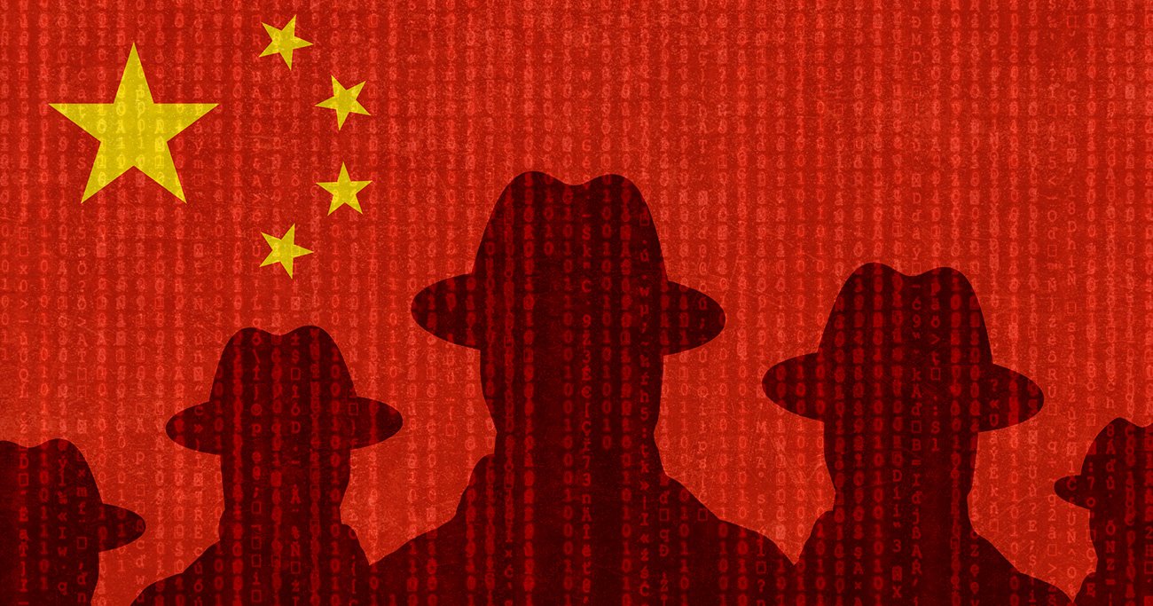 中国国旗と人物のシルエット