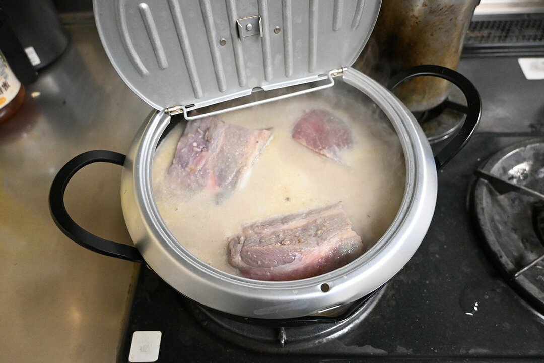 コンビニ飯ばかりの人に伝えたい「世界一簡単な肉料理」