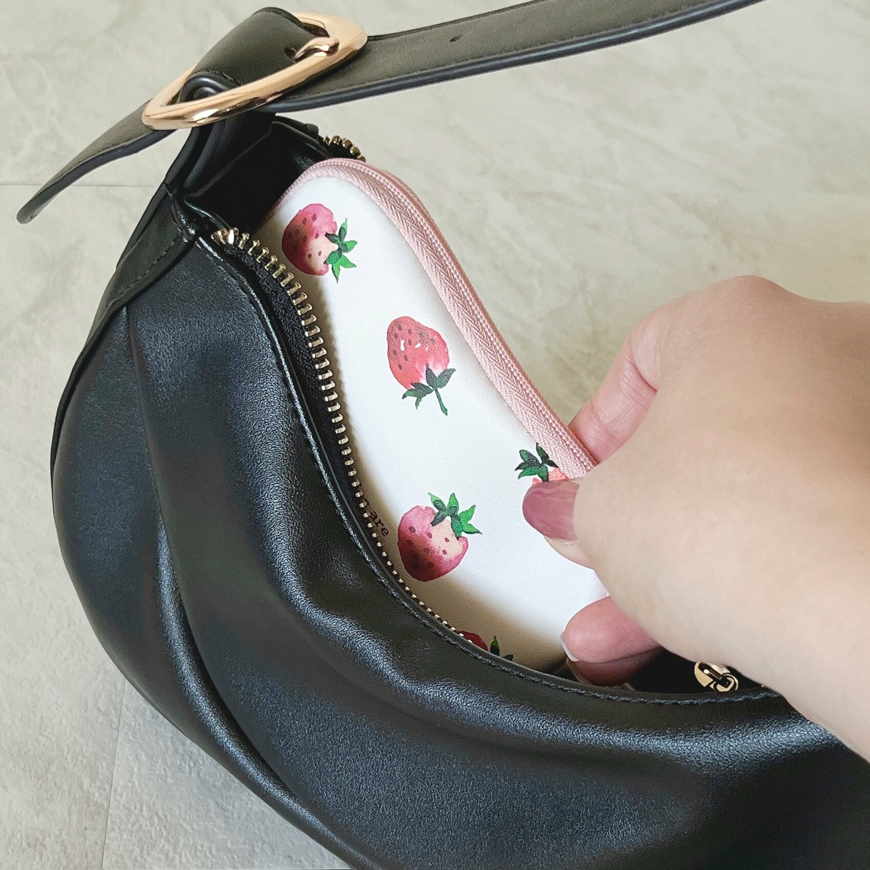 ポケットティッシュがオシャレに隠せる!アフタヌーンティーの「天才すぎるポーチ」ガバッと開いて使いやすい!