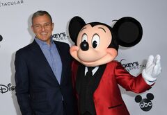 ディズニーCEO復帰アイガー氏、「2度目の正直」あるか