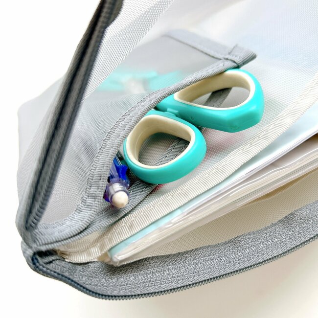 カードや診察券が24枚入った…！無印良品の“天才ケース”サッと受付や支払いができて嬉しい！「これさえあれば忘れ物なし！」「まさに欲しかったやつ」