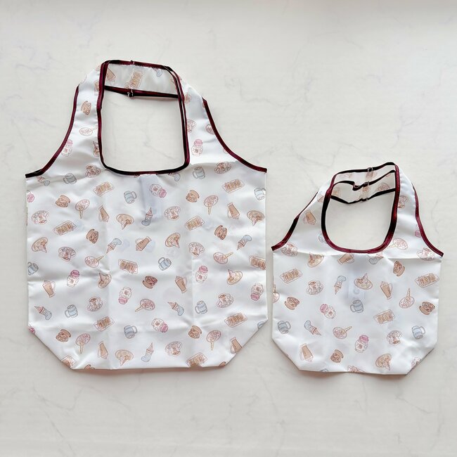 2Lペットボトルが6本も入った！コメダ珈琲の“自立するエコバッグ”大容量だしガバッと開いて使いやすい！「買ってよかった」「かわいいよな」