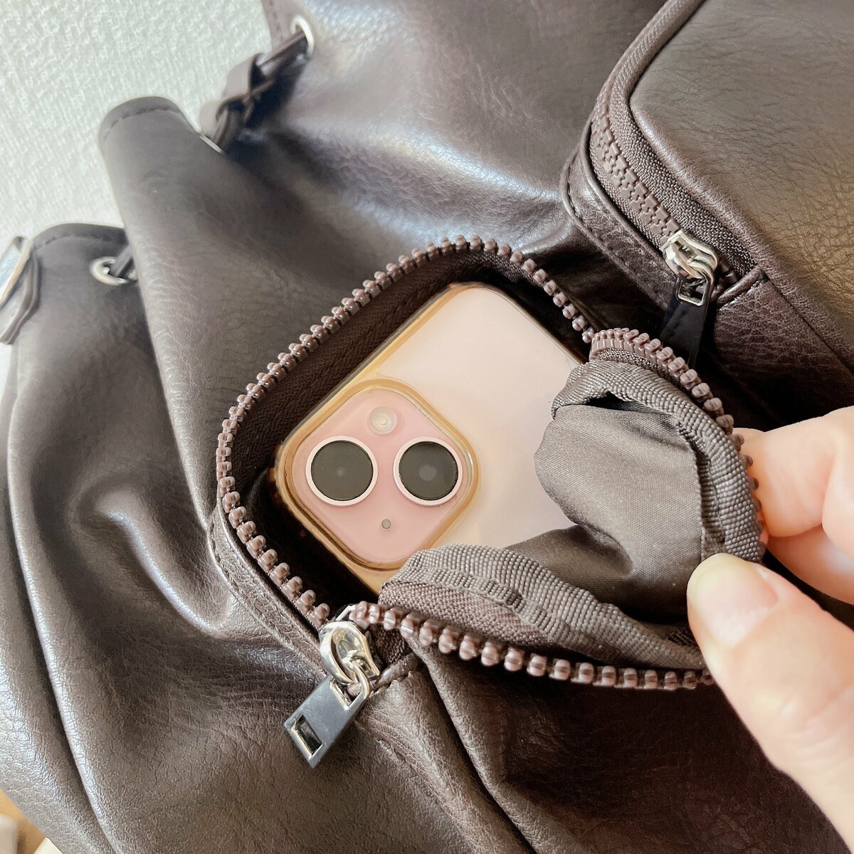 「理想のリュックです」GUの“2990円バッグ”高級感たっぷりでオシャレ！「期待を実物が超えてきた」「毎日使ってます」