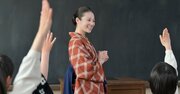 「結婚十訓」で包囲されるヒロイン→戦時下の“二十歳の風圧”に震える【あんぱん第36回レビュー】
