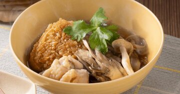 【激うま小鍋レシピ】冷凍「焼きおにぎり」の旨味を引き出す絶品“きりたんぽ風”鍋