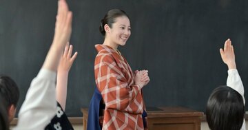 「結婚十訓」で包囲されるヒロイン→戦時下の“二十歳の風圧”に震える【あんぱん第36回レビュー】