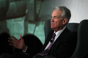 米FRB、緩和策を維持　成長やインフレ予測引き上げ