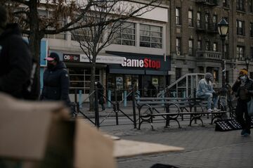 米ゲームストップ、店舗従業員の報酬を拡大へ
