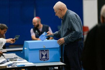 イスラエル総選挙、初期の出口調査で明確な勝者示さず