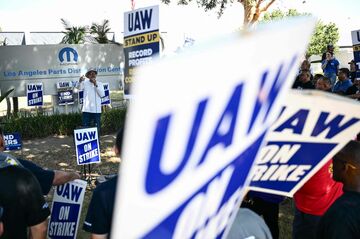 米UAWがスト拡大予告、GM・ステランティスは部品供給に奔走