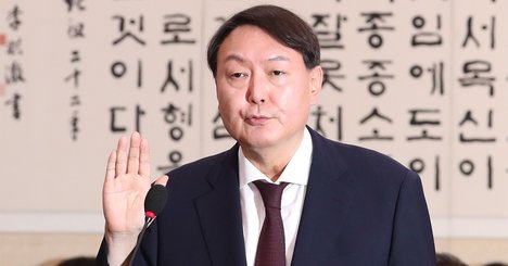 韓国文政権はいよいよ死に体か、「検察改革の暴挙」を元駐韓大使が解説