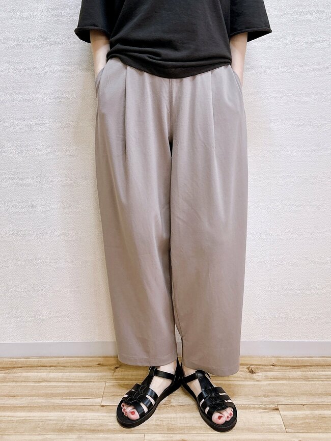 【無印良品】「猛暑日でもサラサラ」2990円の“楽ちんワイドパンツ”毎日はきたくなる心地良さ!「想像以上の快適さ」「シルエットもカッコよい」《購入レビュー》