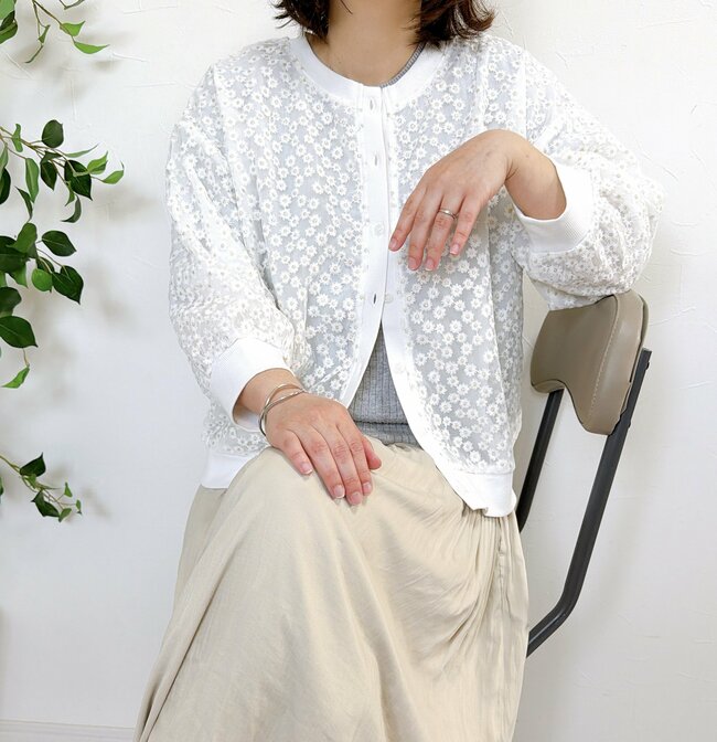 「一目で惹かれました」「高級感があります！」ハニーズの“ふんわりカーディガン”がオシャレだと大好評…！「チュールに花柄が可愛い」
