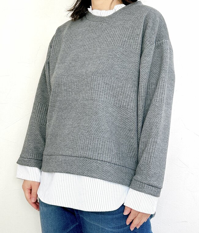 すぽんと着るだけでコーデが完成！しまむらの「1639円トップス」お尻が隠れる長さで体型カバーもバッチリ！