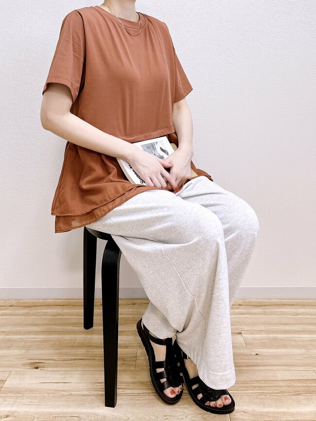 「3色購入しました」ハニーズの“着痩せトップス”すぽんと着るだけでカワイイ!「体型を隠せる」「今までにない形でかわいい」「洗濯してもすぐ乾くので大好きです」《購入レビュー》