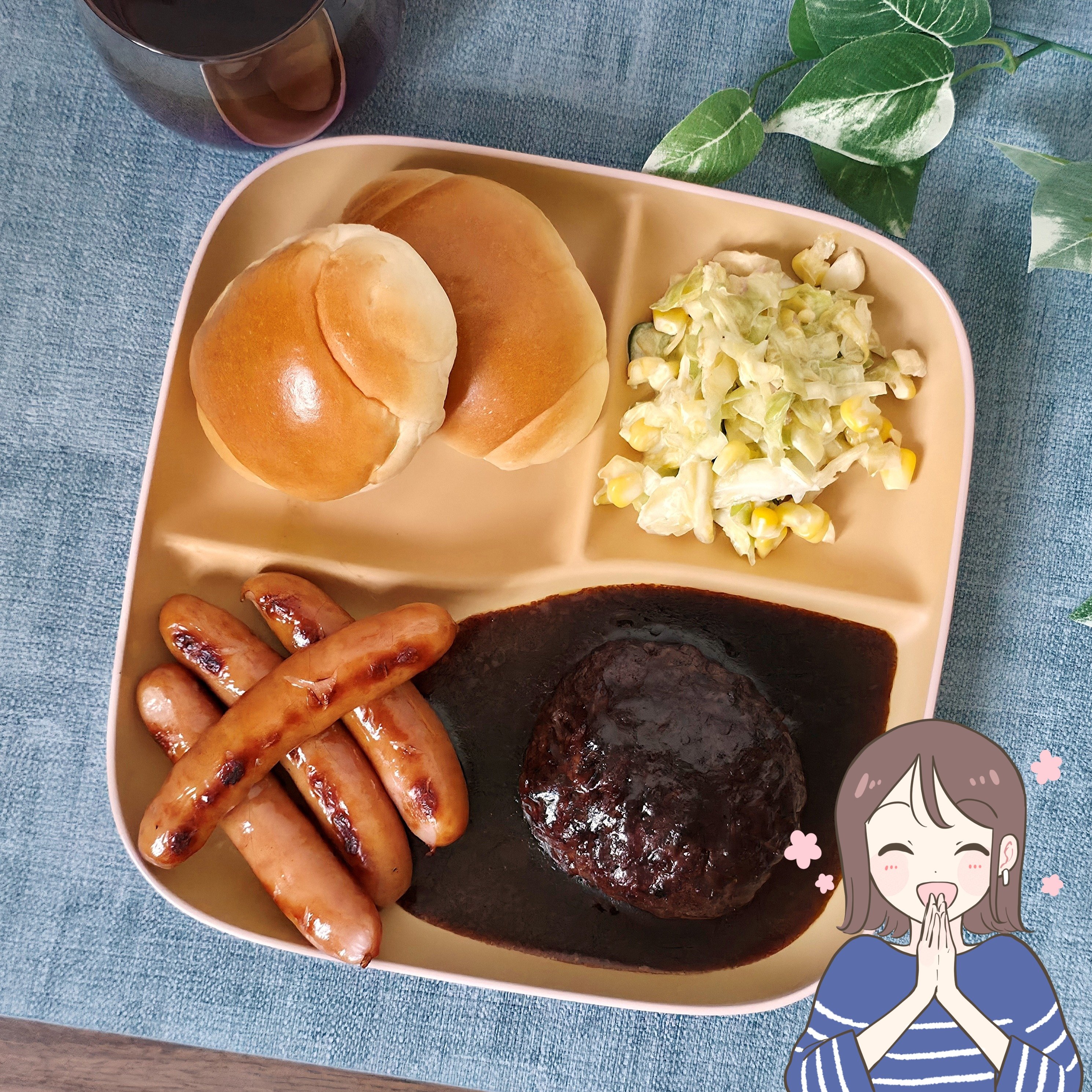 思わず家族の分も買い足した！ダイソー姉妹店の「550円プレート」オシャレなのに、洗い物も減らせちゃうんです！