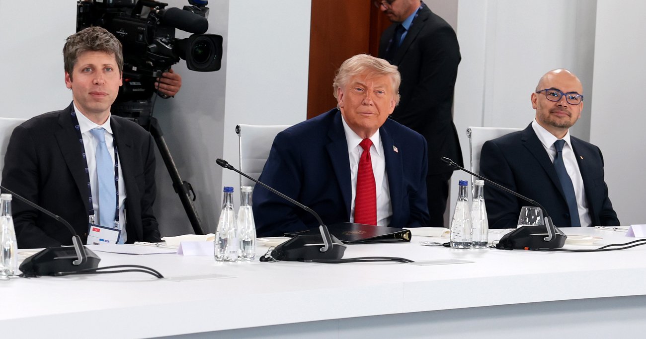 G7のワーキングランチに出席したOpenAIのサム・アルトマン氏、トランプ米大統領、DeepMindのCEOデミス・ハサビス氏