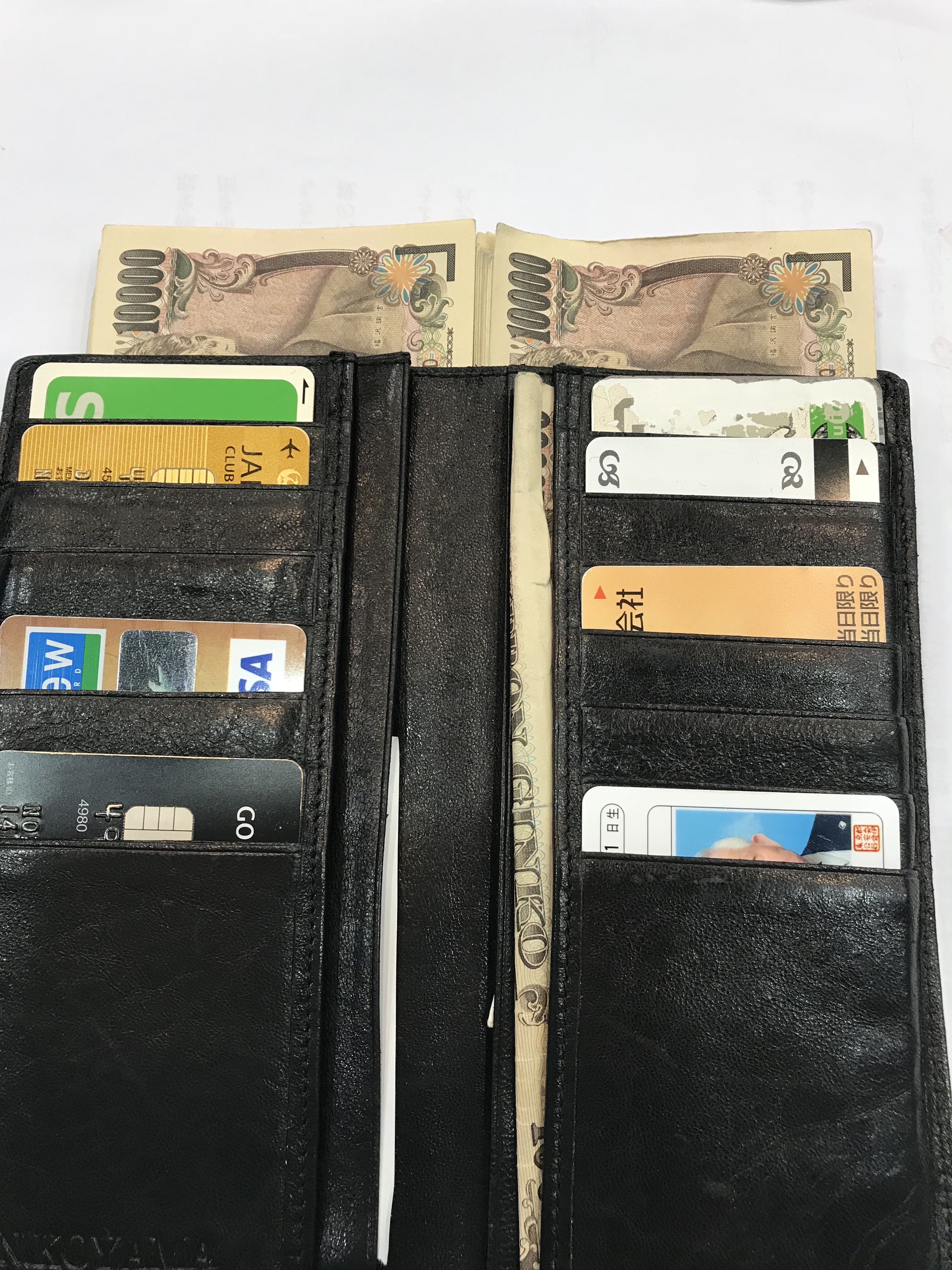 財布は“秋”に買ってはいけない！長財布に“5000円札”はいれない