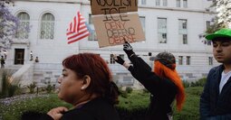 トランプ氏の移民送還、米経済への打撃回避に苦慮