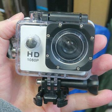 1500円で買えるフルHD＆防水対応のアクションカメラ