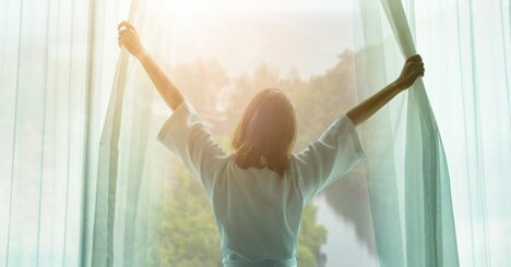 もしも世界が変わっても、朝に起き出し夜眠りたい【朝か夜か・古賀及子さん書き下ろし（3）】