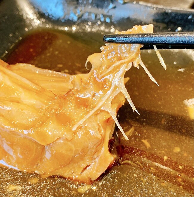 「大盛3杯食べちゃいました」吉野家の“肉と魚のダブル定食”ご飯おかわり無料なのが嬉しい！「おばあちゃんの味がする」「懐かしくて泣けてきた」《実食レビュー》