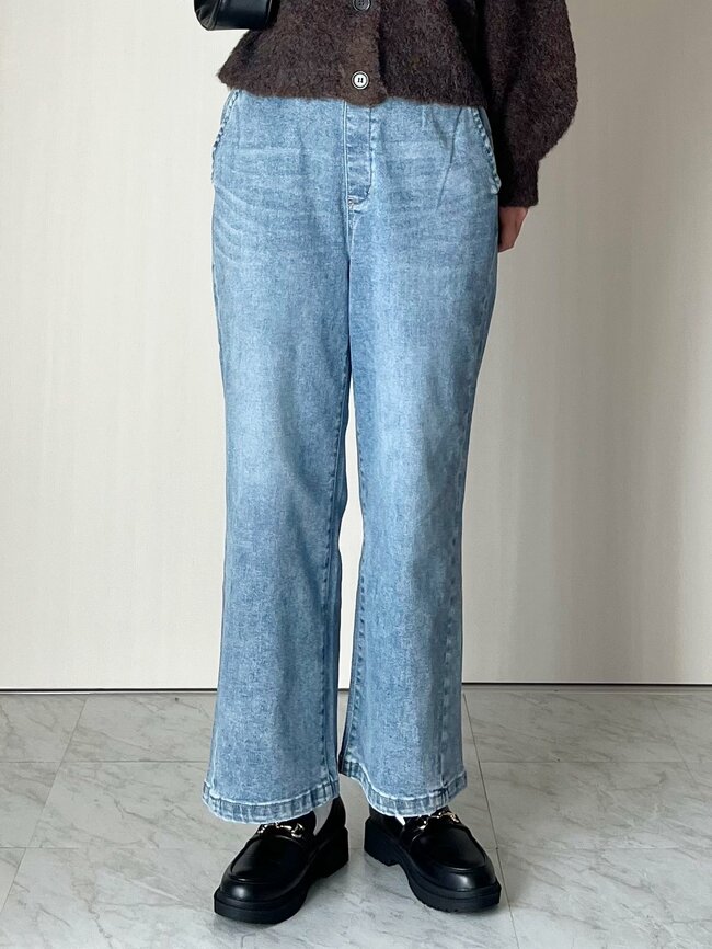 「脚がスラっと見える」グローバルワークの“おしゃれパンツ”スウェット感覚ではけて楽ちん!「春まで活躍しそう」「色違いも買おうと思います!」