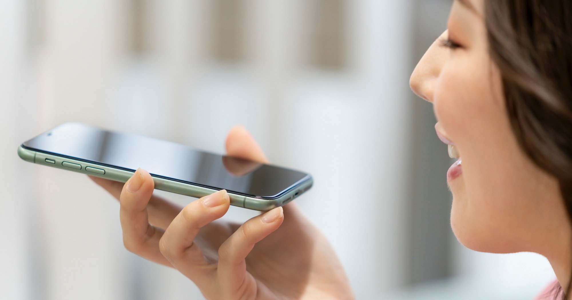 「まだ言ってないのに訳が出る!?」わずか数秒遅れで同時通訳、最新「AI翻訳ツール」の“先読み力”がスゴすぎた