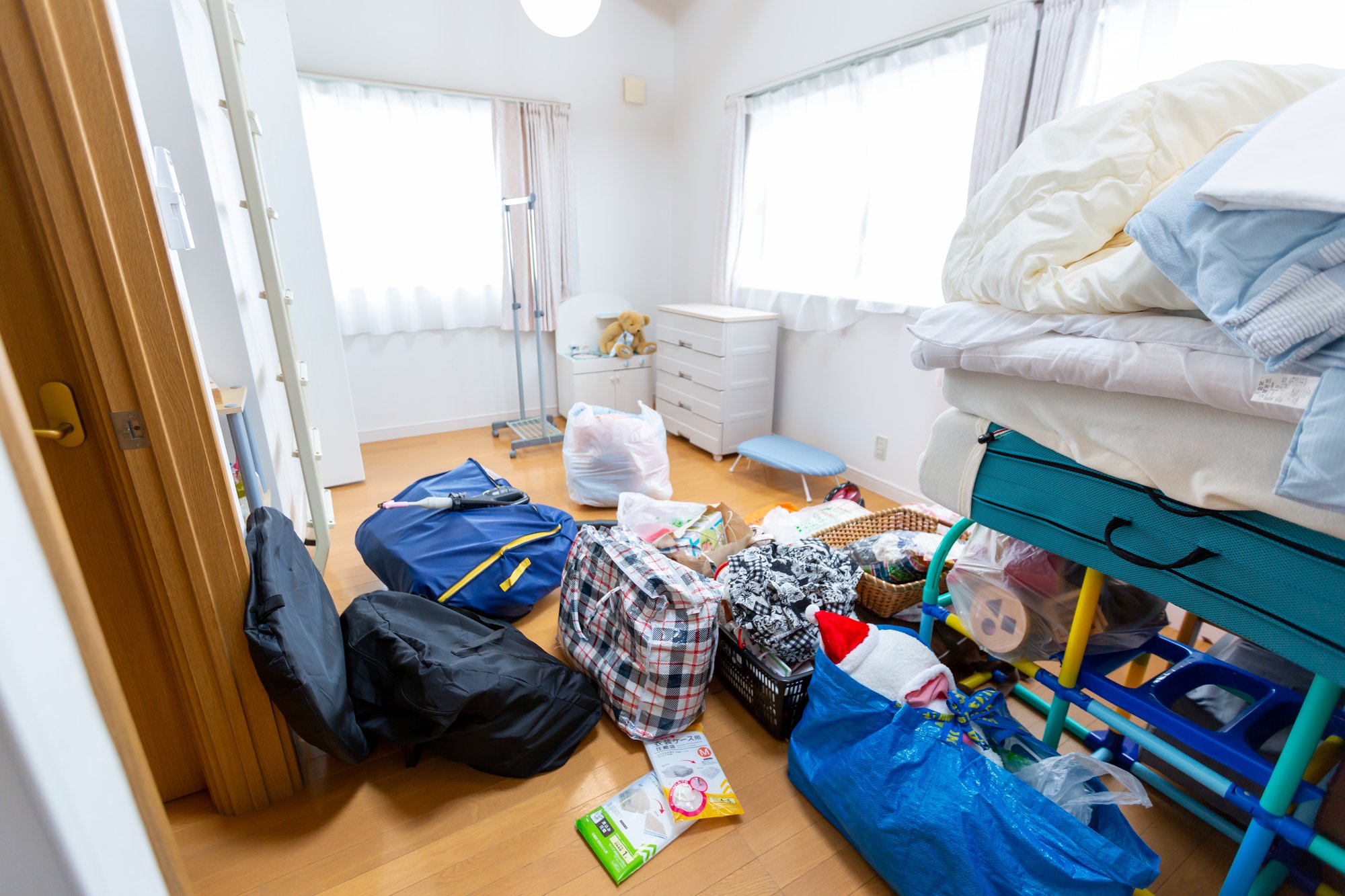 「永遠に部屋が片づかない人」が無意識にやっているNG習慣、汚部屋住人が知らない「賢い先送り」の方法とは?