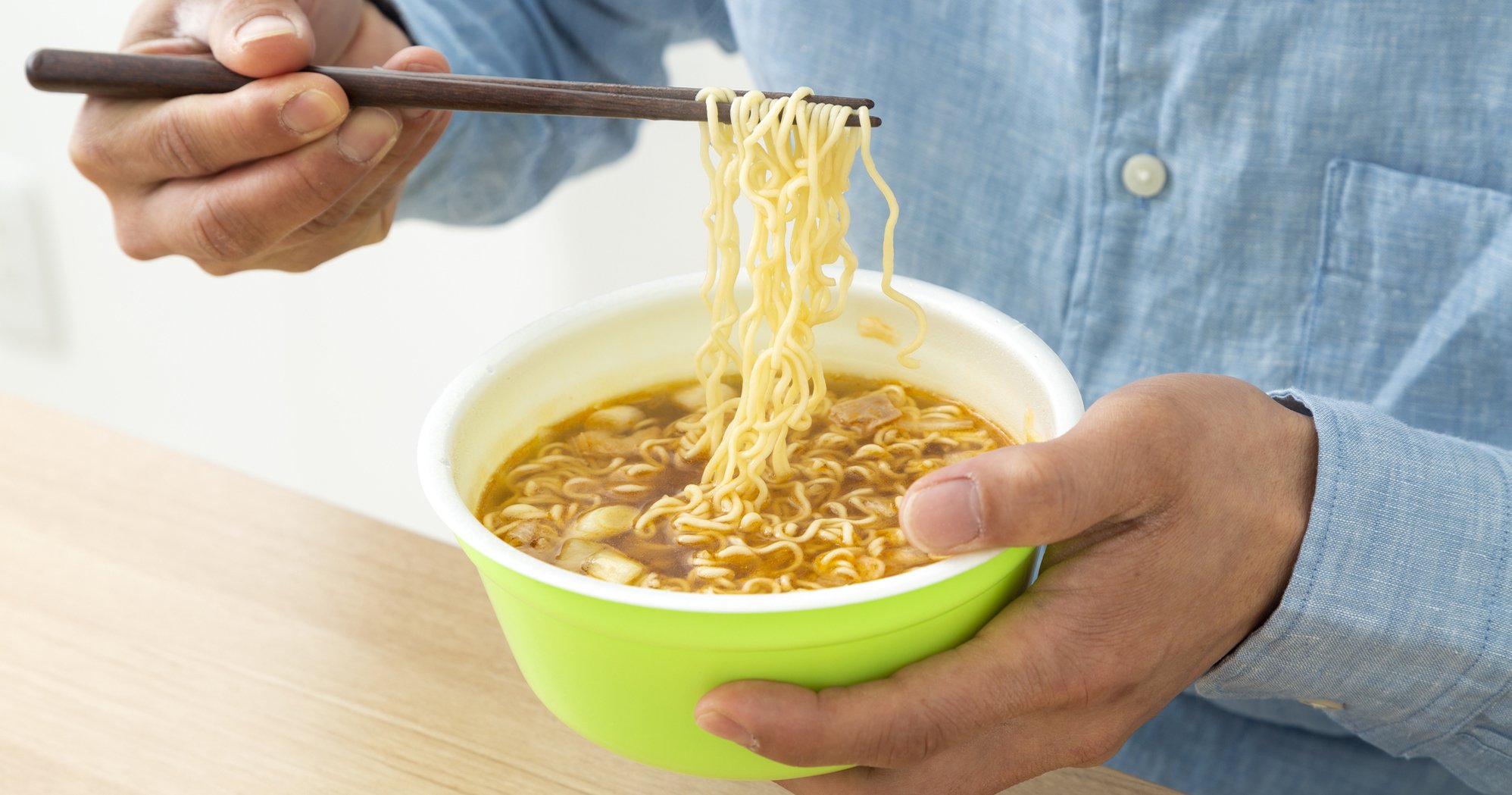 人気ラーメン店が自慢の味をあえて「カップ麺」化して安く売る、意外な理由