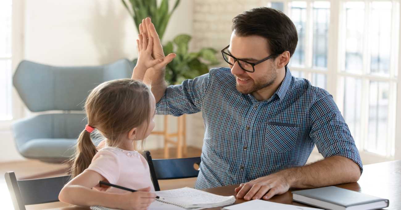 【アメリカと日本の子育て比較】なぜ、アメリカ式の「褒め方」だと「自立した子」に育つのか？