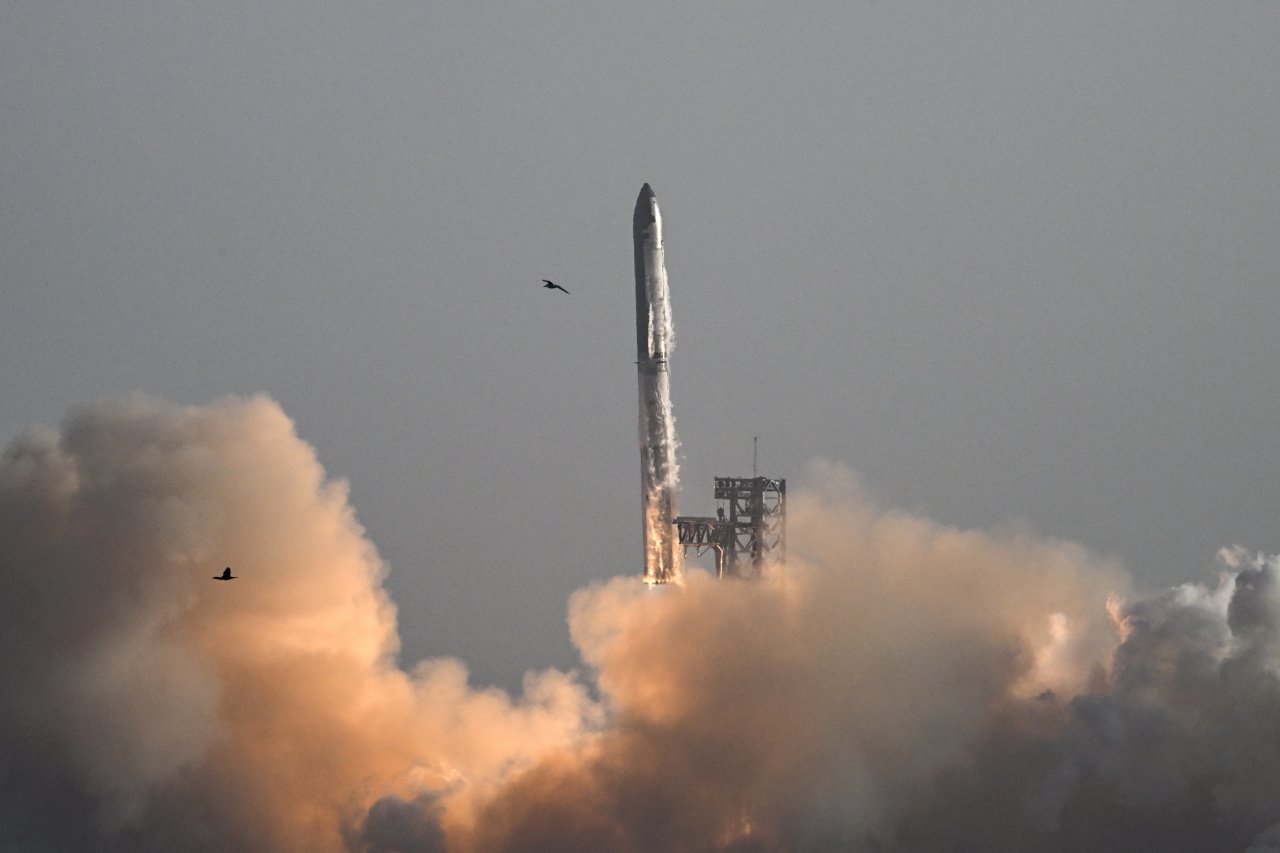 スペースX、大型ロケット打ち上げ拡大で許可取得　年25回に - The Wall Street Journal発